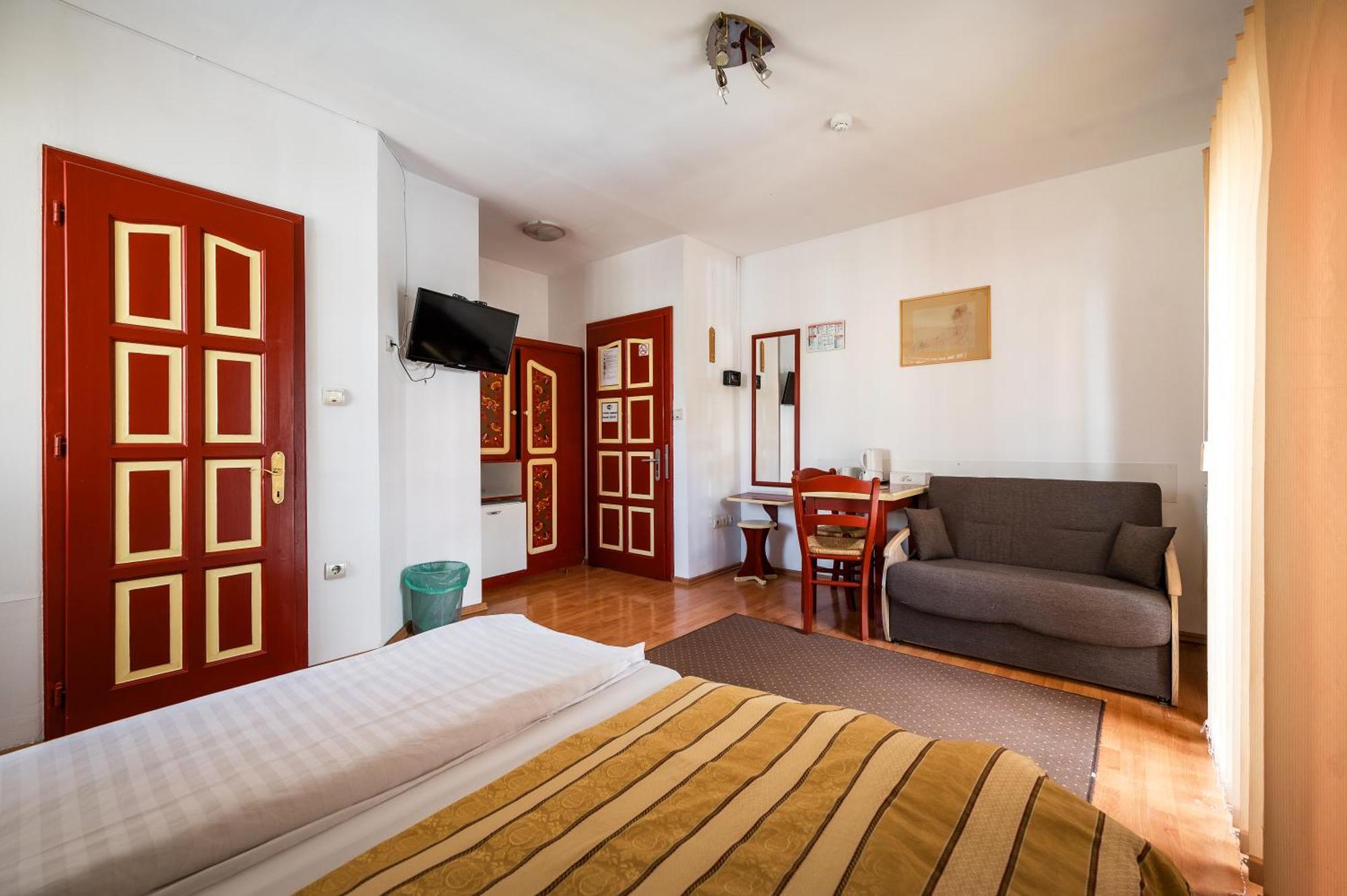 Hotel Sugas Sfântu-Gheorghe Extérieur photo