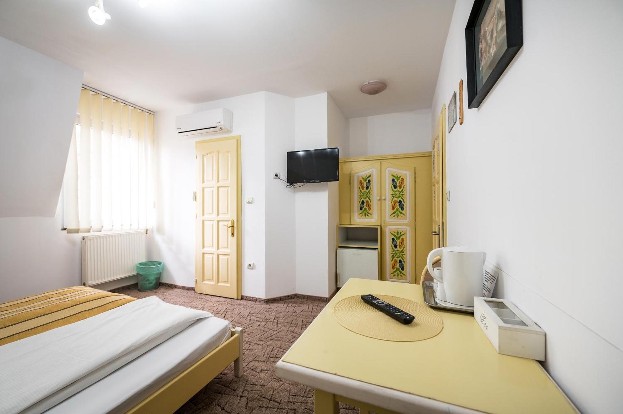 Hotel Sugas Sfântu-Gheorghe Extérieur photo