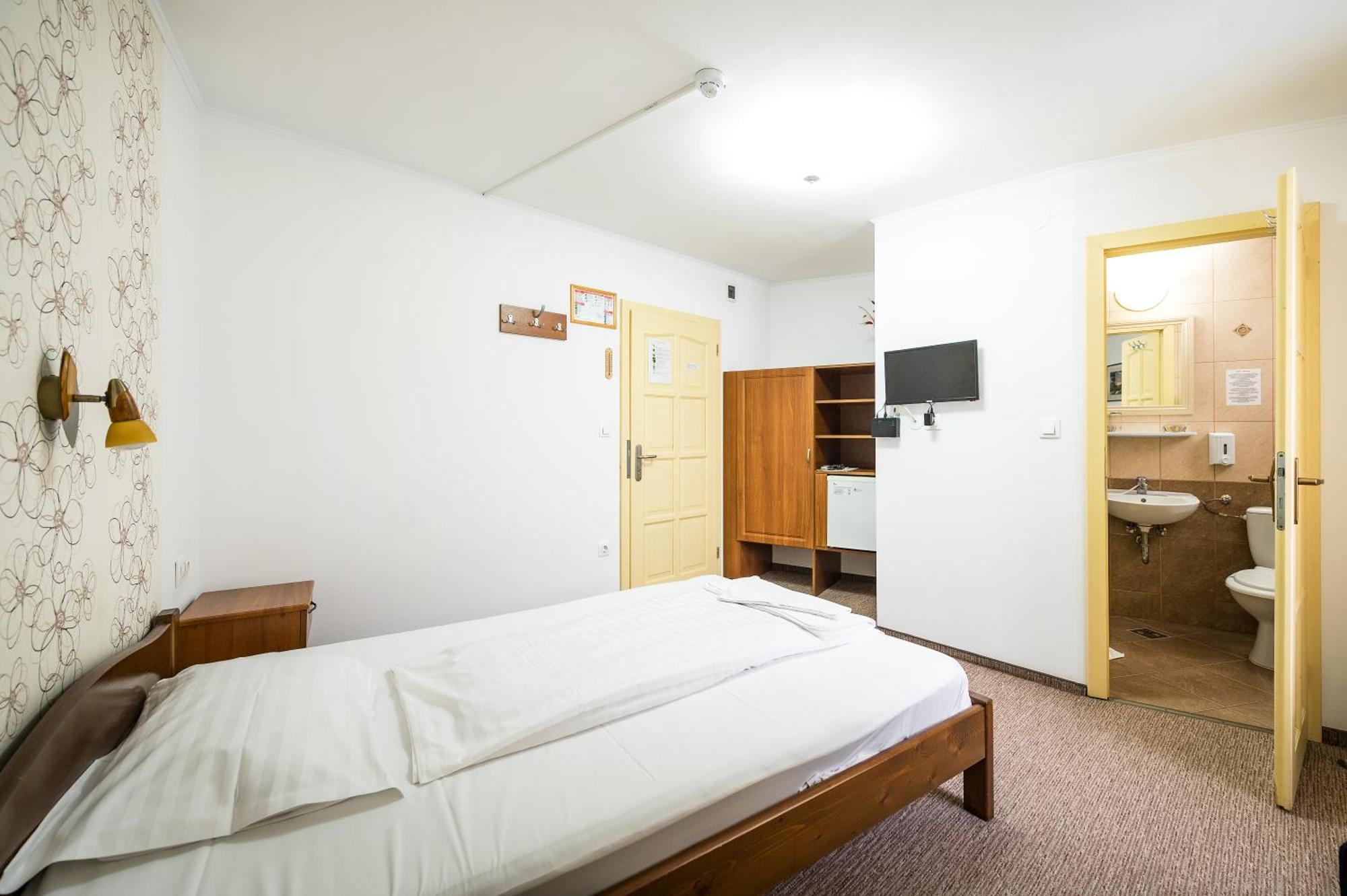 Hotel Sugas Sfântu-Gheorghe Extérieur photo