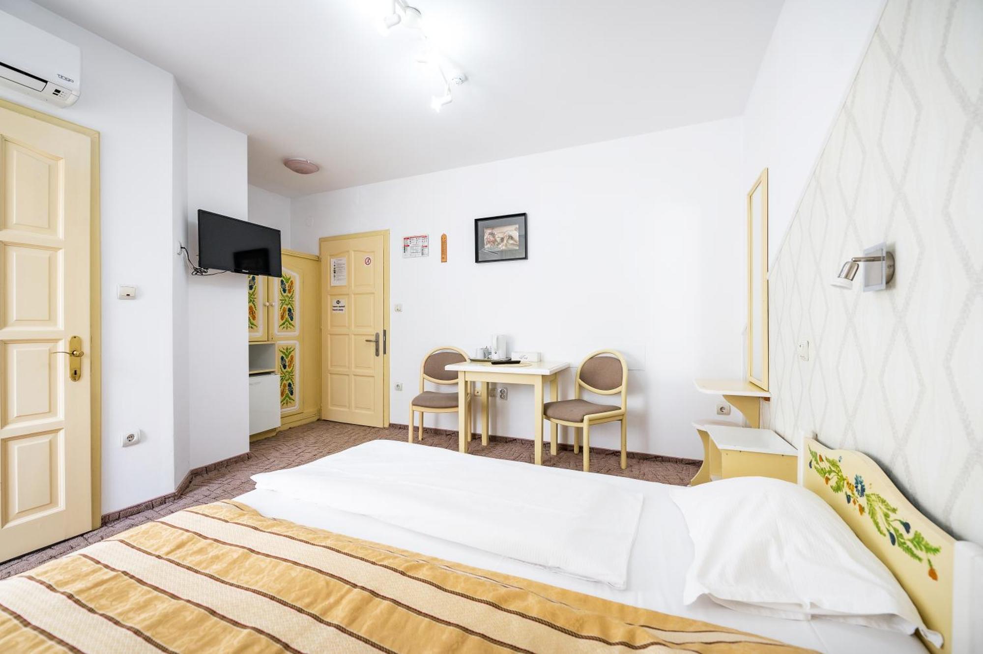 Hotel Sugas Sfântu-Gheorghe Extérieur photo