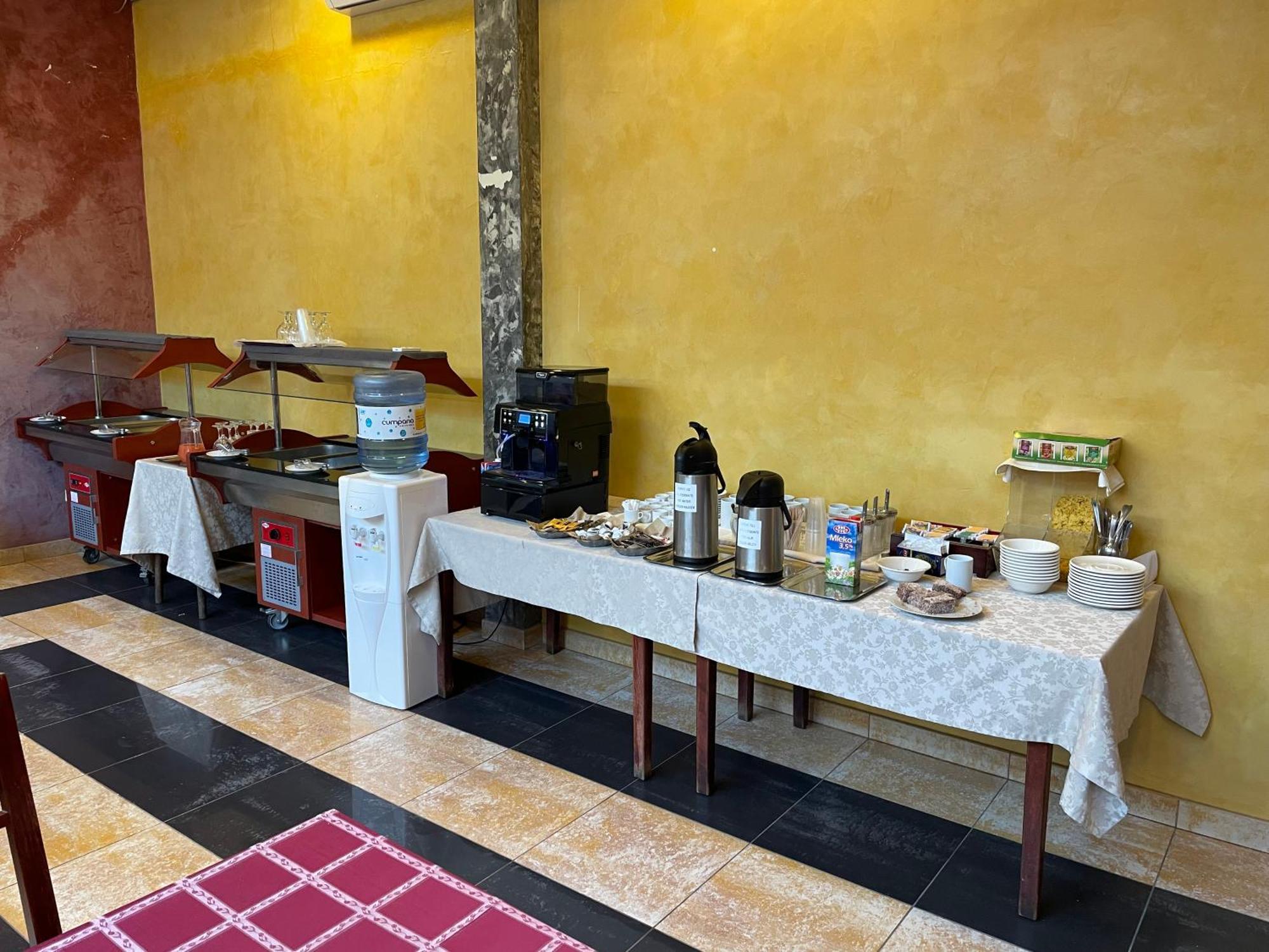 Hotel Sugas Sfântu-Gheorghe Extérieur photo